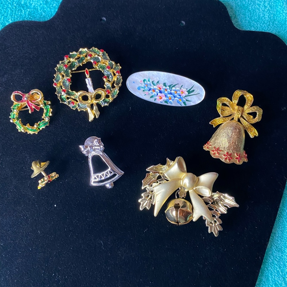 Brooches.